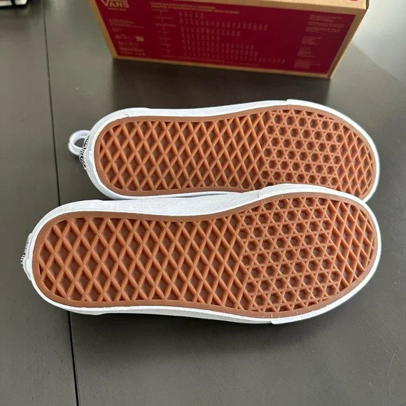 NEW Vans | Wide old skool white vans - Picture 8 of 9